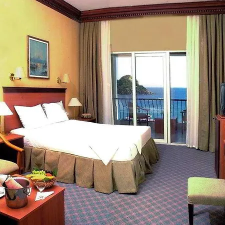 Green Platan Club Hotel&spa 4*